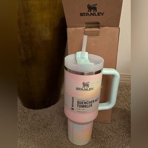 Era’s Tour colors limited spring collection 40 OZ comes with box & stanley paper
